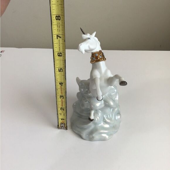 Vintage Hallmark Magical Unicorn Collection Boundless Spirit Ceramic Statue 1988 - Picture 7 of 11
